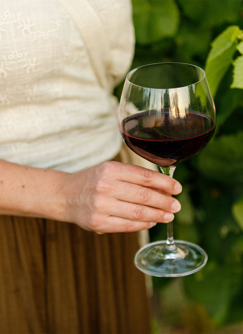 red wine glass.jpg__PID:9ff4564f-6950-4235-b8dd-78c2b82da222